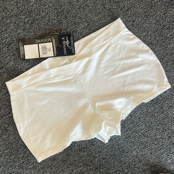 Danskin Platinum V-Waist Dance Hot-Shorts NWT - Picture 1 of 5